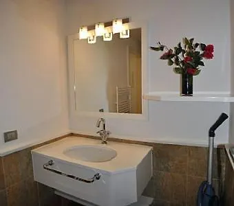 Sleeps 2 Pool Wifi Διαμέρισμα Meina